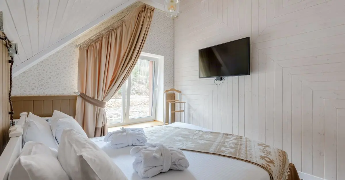 Luxury Experiences at Budget Prices