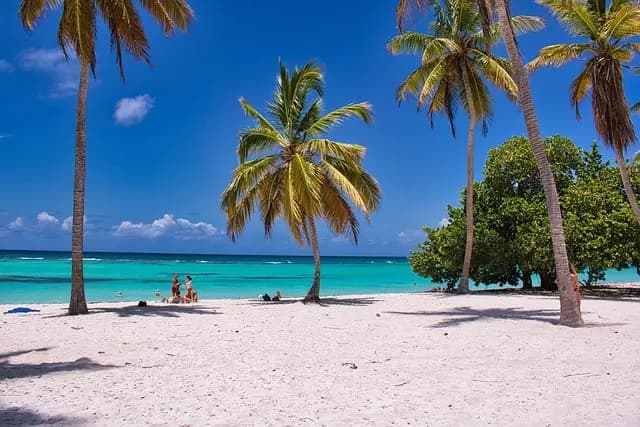 How to Spot Hidden Cheap Travel Offers Online