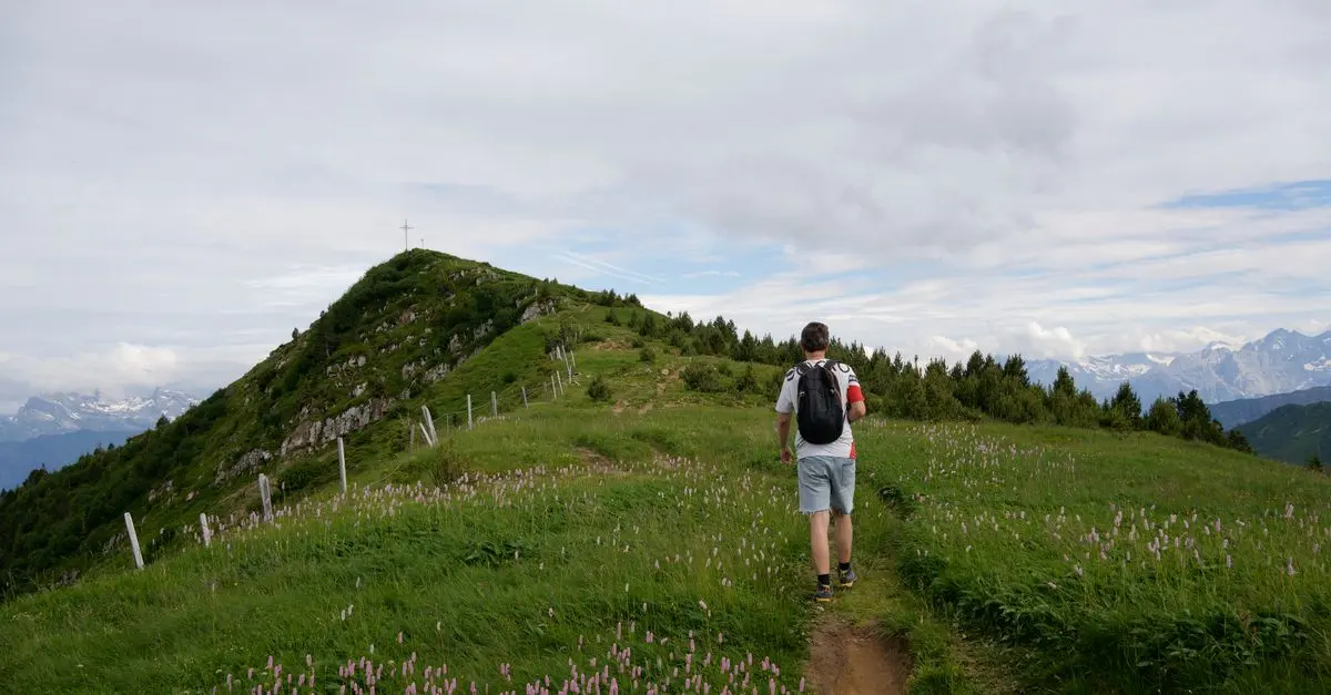 Top 10 Tips for Scoring Cheap Travel Offers