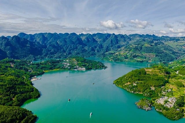 How to Find Unique Cheap Travel Offers Off the Beaten Path